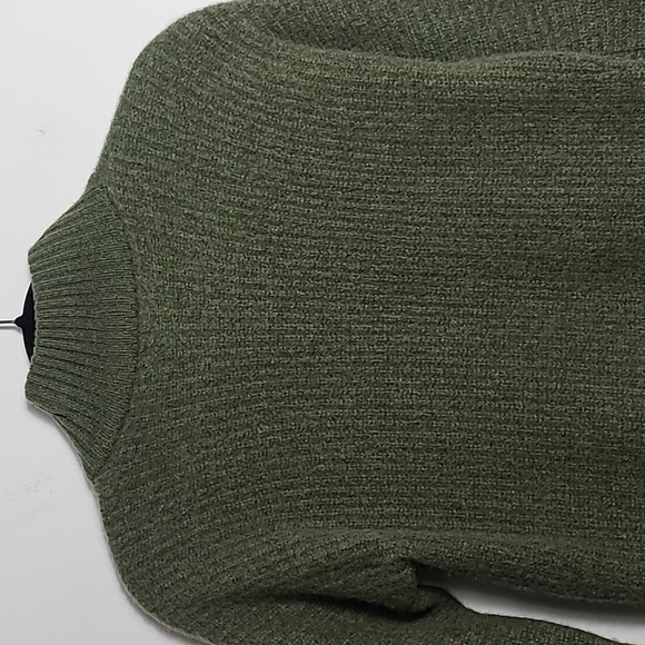 SAKS FIFTH AVENUE 100% Cashmere Wrap Hem Mock Neck Green Sweater Size Medium - Picture 13 of 16